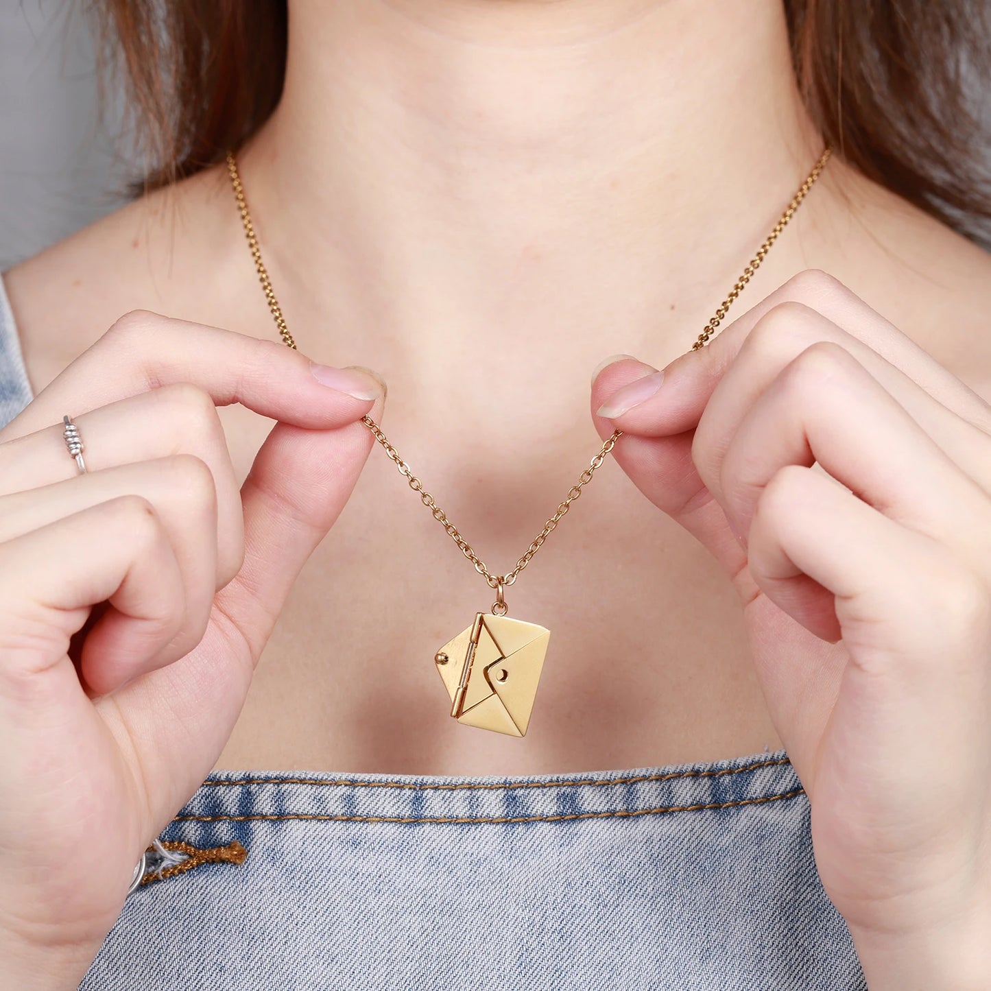 Collar con Sobre Personalizado con Caja