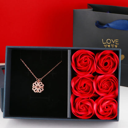Collar Corazón de la Suerte con Caja
