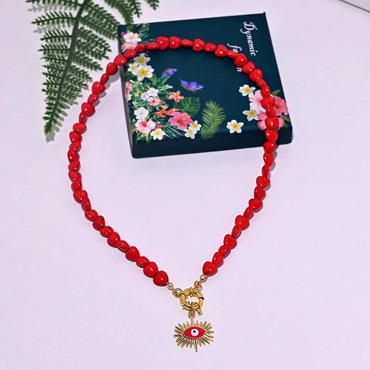 Collar de mal de ojo con corazón bohemio